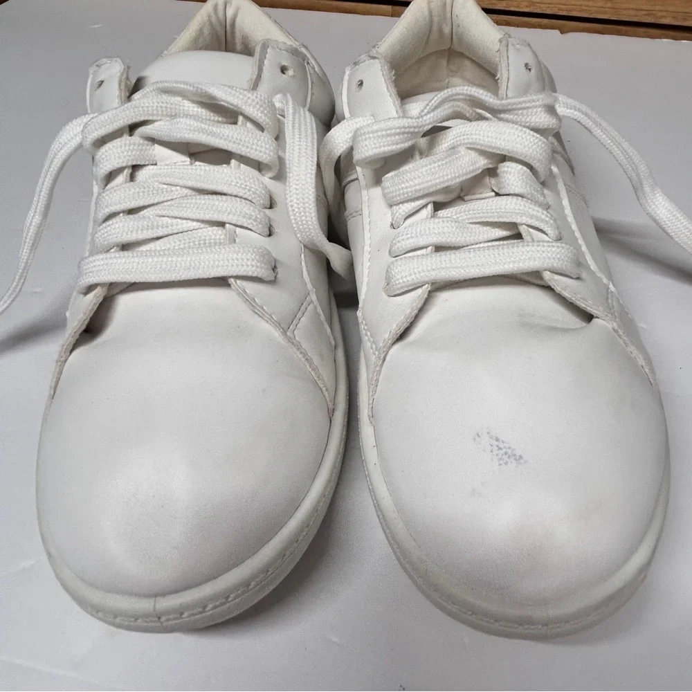 Charlotte Russe White Sneakers Size 8‎